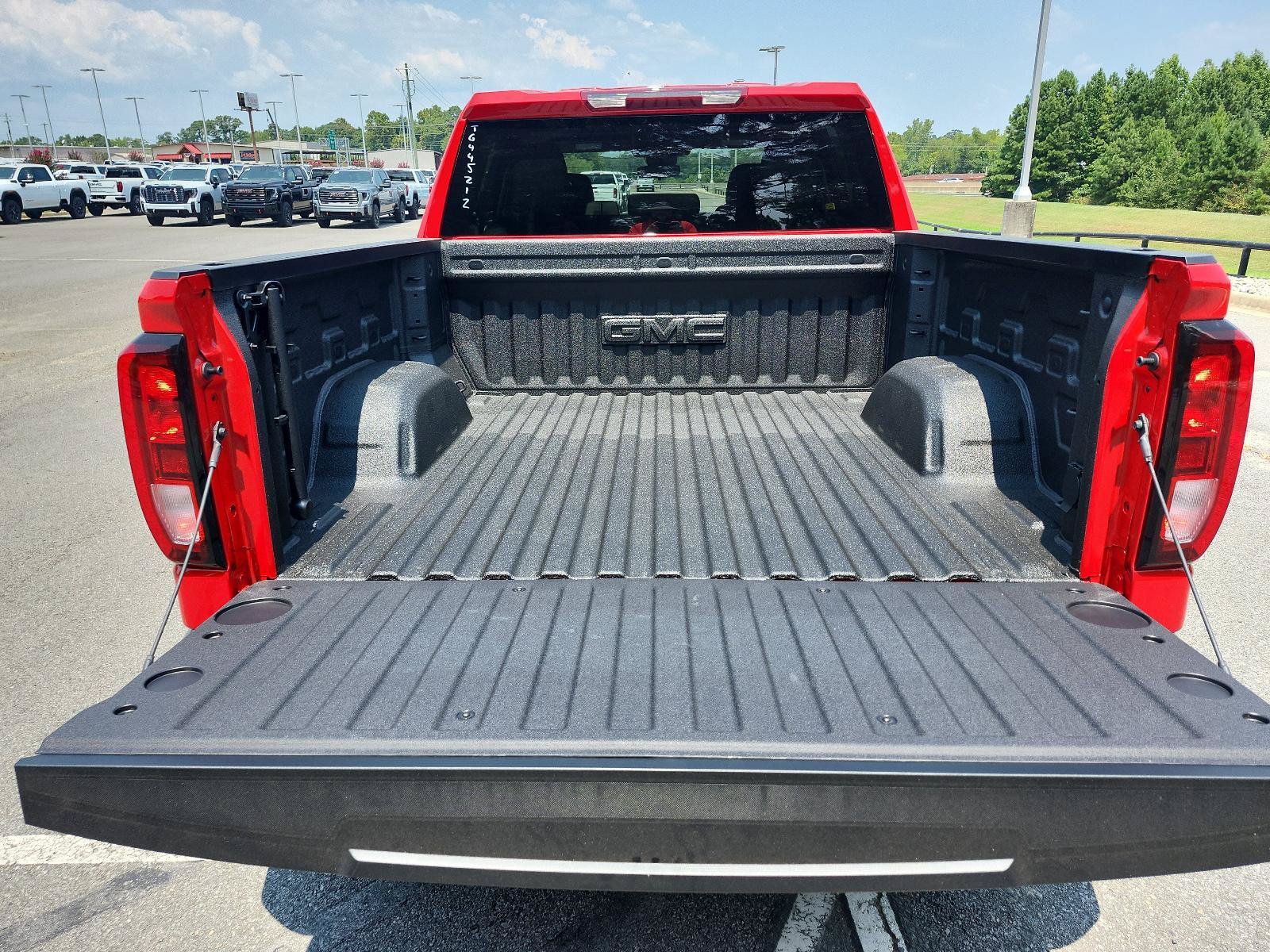 New 2026 GMC Sierra 1500 SLE AWD/4WD image 9