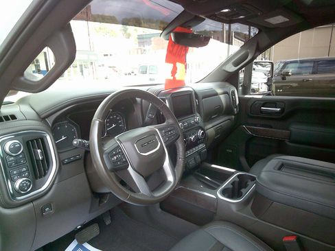 Used 2021 GMC Sierra 2500 Denali w/ Denali Ultimate Package image 8