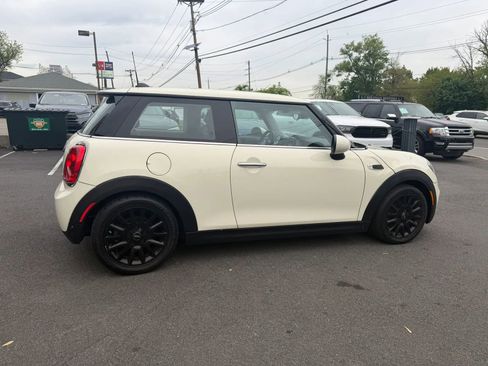 Used 2018 MINI Cooper 2-Door Hardtop FWD image 9
