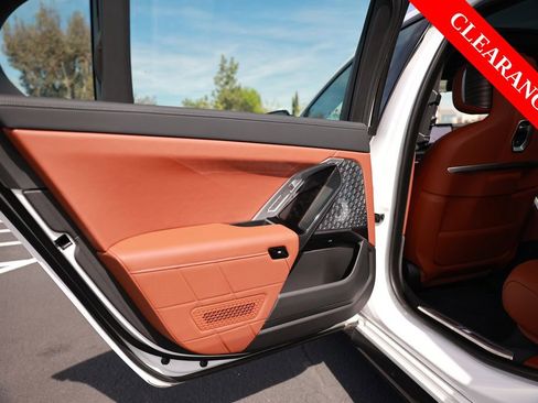 Used 2025 BMW i7 M70 w/ Executive Package image 38