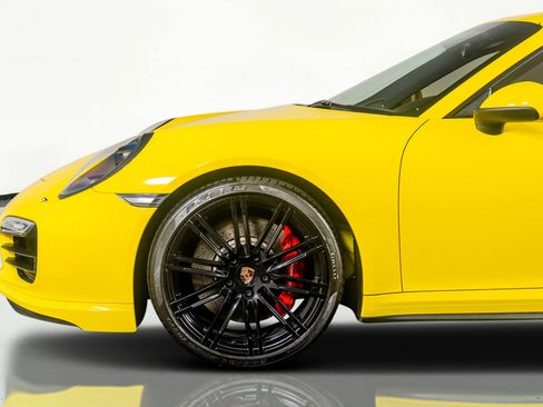 Used 2015 Porsche 911 Turbo w/ Sport Chrono Package image 20