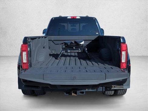 Used 2021 Ford F350 Platinum image 7