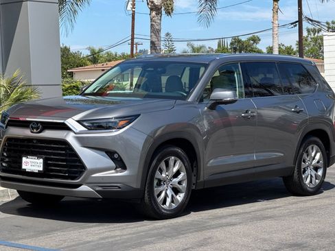 Used 2025 Toyota Grand Highlander AWD Hybrid image 10