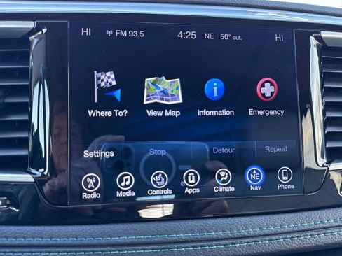 Used 2017 Chrysler Pacifica Platinum image 23