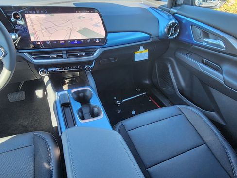 New 2026 Chevrolet Equinox EV LT image 19