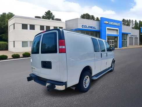 Used 2024 Chevrolet Express 2500 w/ Driver Convenience Package RWD image 4