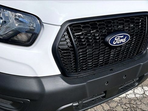 New 2026 Ford Transit 250 148 Medium Roof RWD image 33