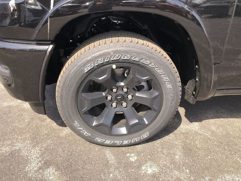 New 2026 RAM 1500 4x4 Crew Cab image 10