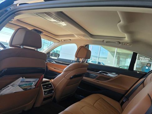 Used 2020 BMW 740i w/ Premium Package image 11