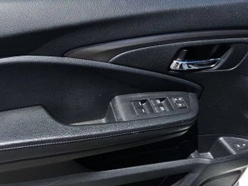 Used 2018 Honda Pilot EX-L image 9