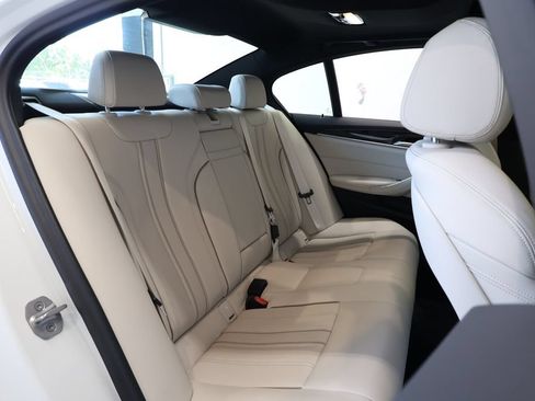 Used 2023 BMW 540i w/ M Sport Package RWD image 21