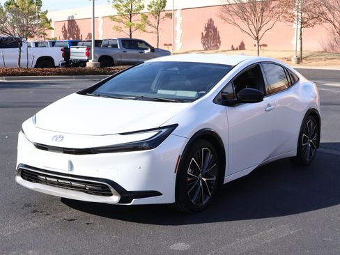 Used 2023 Toyota Prius XLE image 30