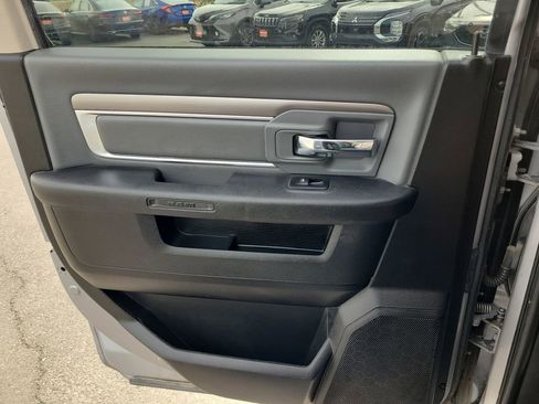Used 2021 RAM 1500 Classic SLT AWD/4WD image 30