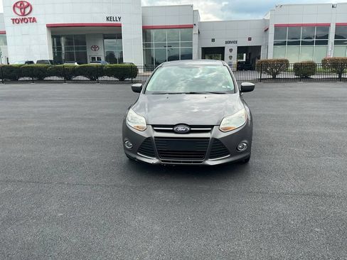 Used 2012 Ford Focus SE w/ Interior Protection Pkg FWD image 3