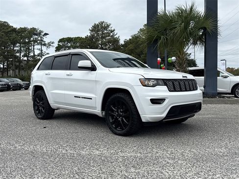 Used 2019 Jeep Grand Cherokee Altitude image 9