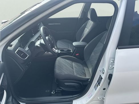 Used 2026 Kia Seltos LX AWD/4WD image 12