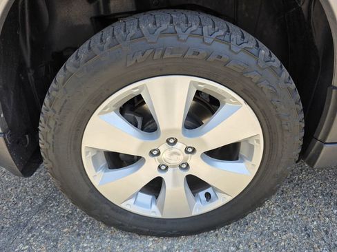 Used 2011 Subaru Outback 3.6R Limited AWD/4WD image 38