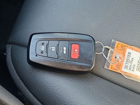 Used 2024 Toyota Camry SE image 36