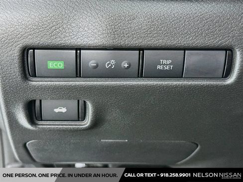 Used 2025 Nissan Sentra SV FWD image 10