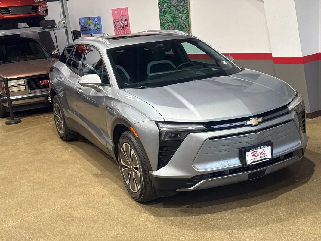 Used 2024 Chevrolet Blazer EV LT AWD/4WD image 22