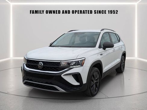 Used 2023 Volkswagen Taos S FWD image 2
