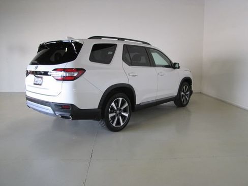 Certified 2023 Honda Pilot Touring image 25