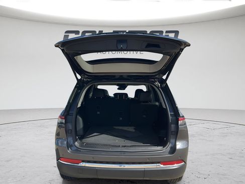 Used 2024 Jeep Grand Cherokee Limited image 9