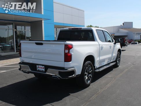 Used 2023 Chevrolet Silverado 1500 LT w/ Z71 Off-Road Package AWD/4WD image 4