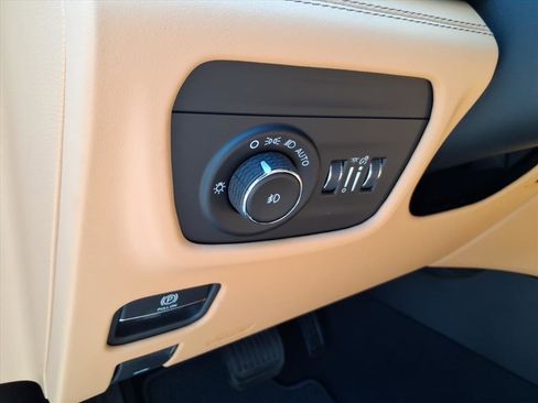 New 2026 Jeep Grand Cherokee Summit w/ Adv Protech Group IV AWD/4WD image 23