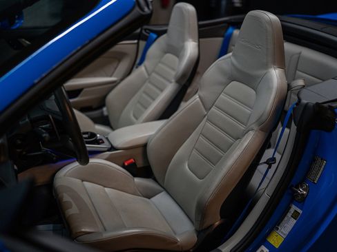 Used 2022 Porsche 911 Turbo S image 8