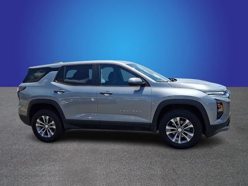 Used 2026 Chevrolet Equinox LT FWD image 3