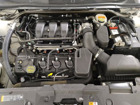 Used 2018 Ford Taurus SE image 30