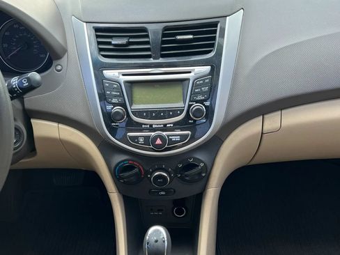 Used 2013 Hyundai Accent GLS w/ Premium Pkg FWD image 13