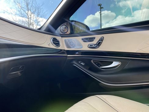 Used 2016 Mercedes-Benz Maybach S 600 image 17