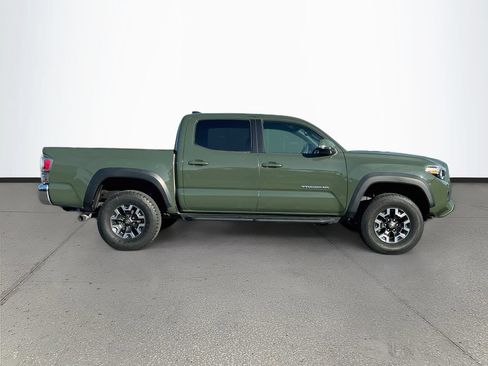 Used 2022 Toyota Tacoma TRD Off-Road AWD/4WD image 8