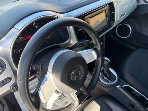 Used 2012 Volkswagen Beetle 2.5 image 18