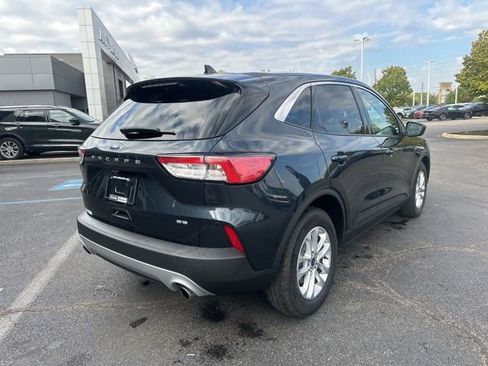 Used 2022 Ford Escape SE w/ Convenience Package image 3