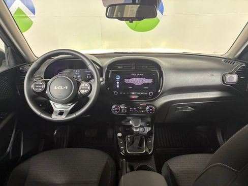 Used 2024 Kia Soul EX image 8