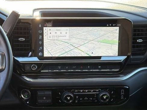 Used 2025 Chevrolet Silverado 2500 LT w/ Convenience Package image 15