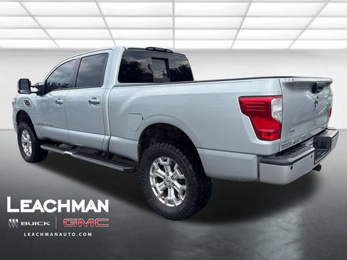 Used 2017 Nissan Titan SV AWD/4WD image 6