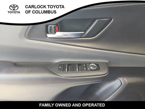 Used 2024 Toyota Prius XLE AWD/4WD image 12