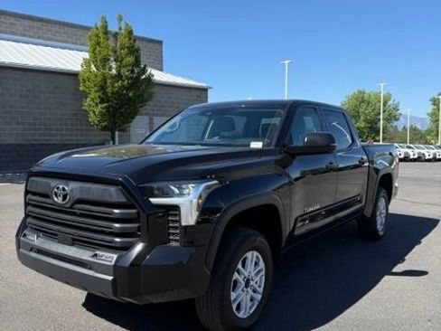 Used 2023 Toyota Tundra SR5 w/ SR5 Convenience Package AWD/4WD image 2