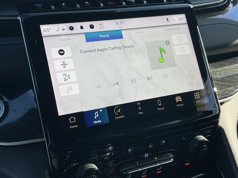 Used 2022 Jeep Grand Cherokee Trailhawk w/ Luxury Tech Group III image 32