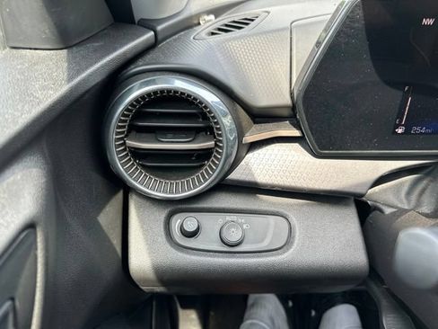 Used 2025 Chevrolet Trax ACTIV FWD image 42