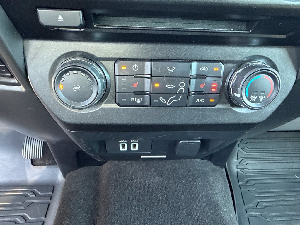Used 2017 Ford F250 XLT w/ XLT Premium Package AWD/4WD image 9