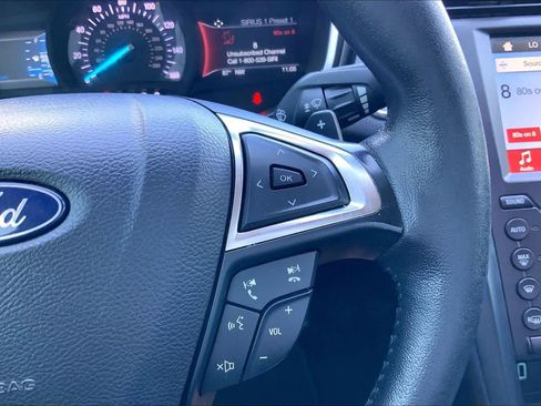 Used 2019 Ford Fusion Titanium AWD/4WD image 25