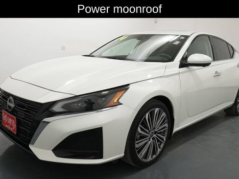 Used 2024 Nissan Altima 2.5 SL AWD/4WD image 3