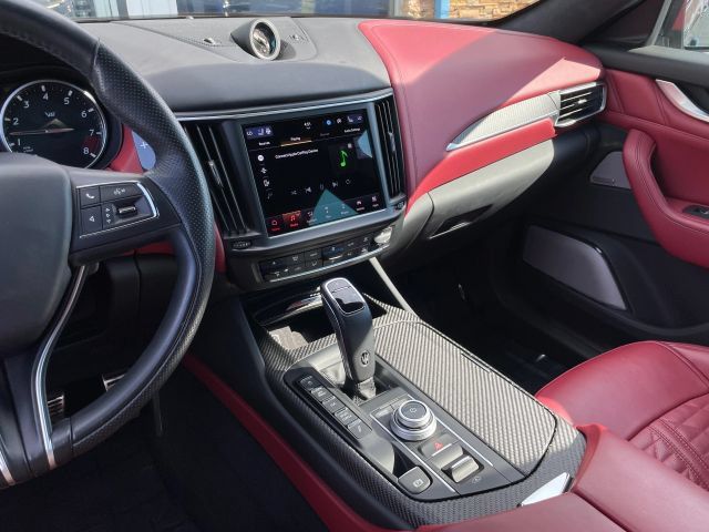 Used 2022 Maserati Levante Trofeo AWD/4WD image 32