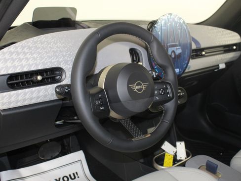 Used 2025 MINI Cooper S image 4