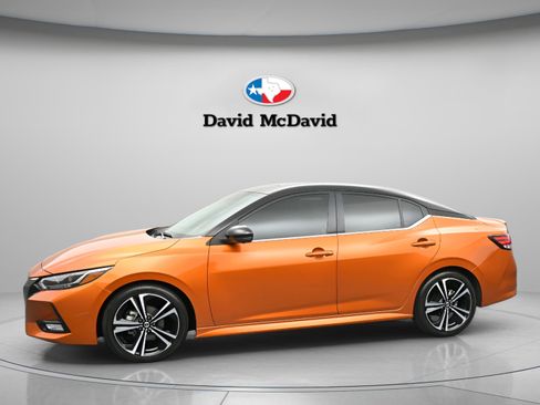 Used 2023 Nissan Sentra SR w/ SR Premium Package image 4